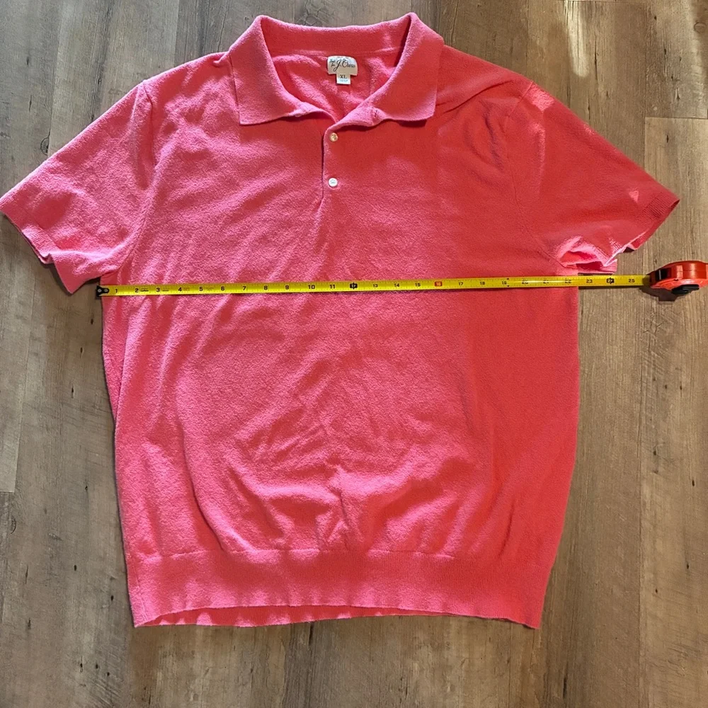 J. Crew Men’s Coral Short Sleeve Sweater.